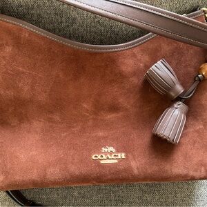 Laurel Shoulder Bag With Tassels